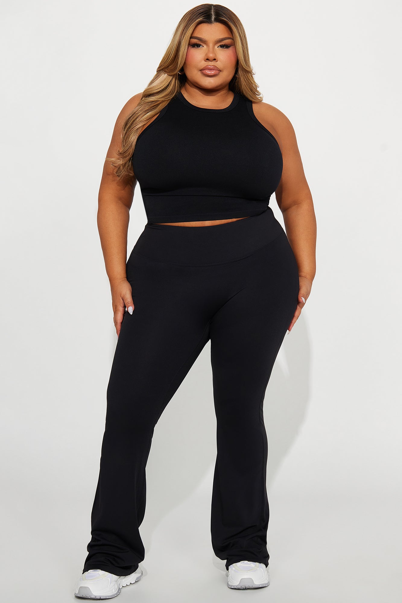 https://cdn.shopify.com/s/files/1/0293/9277/files/01-08-24_S4_41_GW23K9322B_Black_P_KT_PC_13-21-17_PLUS_33954_PXF.jpg?v=1705097037