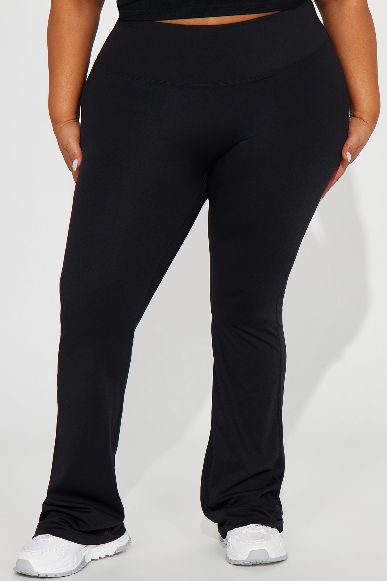 https://cdn.shopify.com/s/files/1/0293/9277/files/01-08-24_S4_41_GW23K9322B_Black_P_KT_PC_13-21-17_PLUS_33960_PXF.jpg?v=1705097037