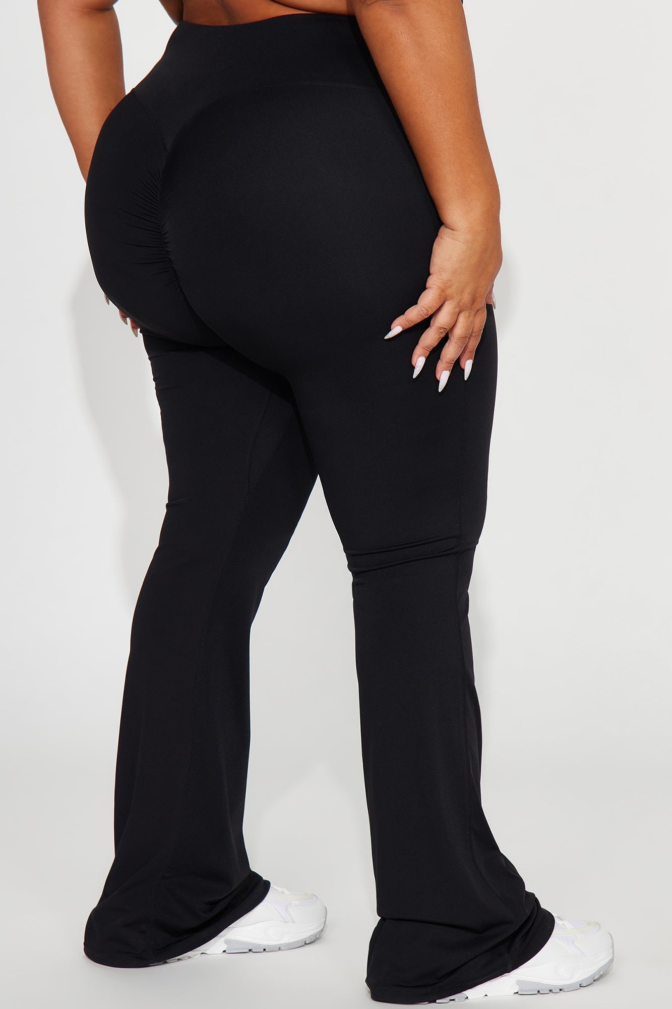https://cdn.shopify.com/s/files/1/0293/9277/files/01-08-24_S4_41_GW23K9322B_Black_P_KT_PC_13-21-17_PLUS_33963_PXF.jpg?v=1705097038