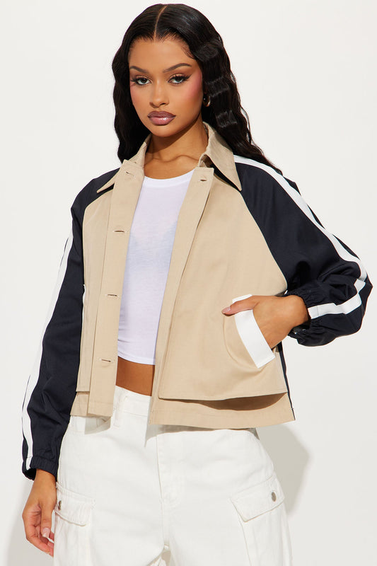 https://cdn.shopify.com/s/files/1/0293/9277/files/01-08-25_S3_28_KCHT4090205_Khakicombo_ZSR_RS_PC_13-48-40_11078_SG.jpg?v=1736562499