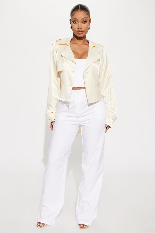 https://cdn.shopify.com/s/files/1/0293/9277/files/01-10-25_S2_31_KDJT4082601_Cream_ZSR_KJ_RL_15-13-04_29401_KP.jpg?v=1738778034