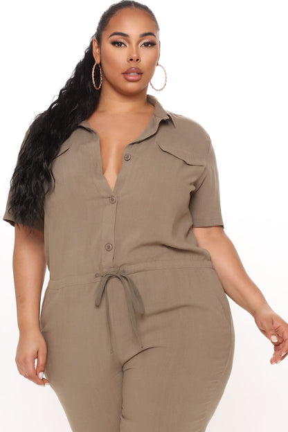 https://cdn.shopify.com/s/files/1/0293/9277/products/01-12-21Studio2_RT_TB_13-27-43_54_FL19G872_Olive_9877_PLUS_RA_6308777a-1bfb-480f-9701-f854cbbb03f4.jpg?v=1740418874