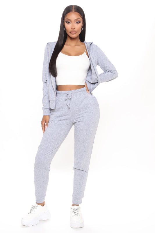 https://cdn.shopify.com/s/files/1/0293/9277/products/01-14-21Studio1_JP_DJ_10-55-51_1_70675A_HeatherGrey_3597_WG.jpg?v=1610661342