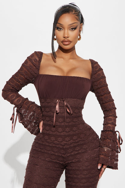 https://cdn.shopify.com/s/files/1/0293/9277/files/01-16-25_S2_6_KDJJ4102102_Brown_CXB_AA_14-54-30_30606_PXF.jpg?v=1737155258
