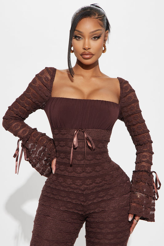 https://cdn.shopify.com/s/files/1/0293/9277/files/01-16-25_S2_6_KDJJ4102102_Brown_CXB_AA_14-54-30_30606_PXF.jpg?v=1737155258