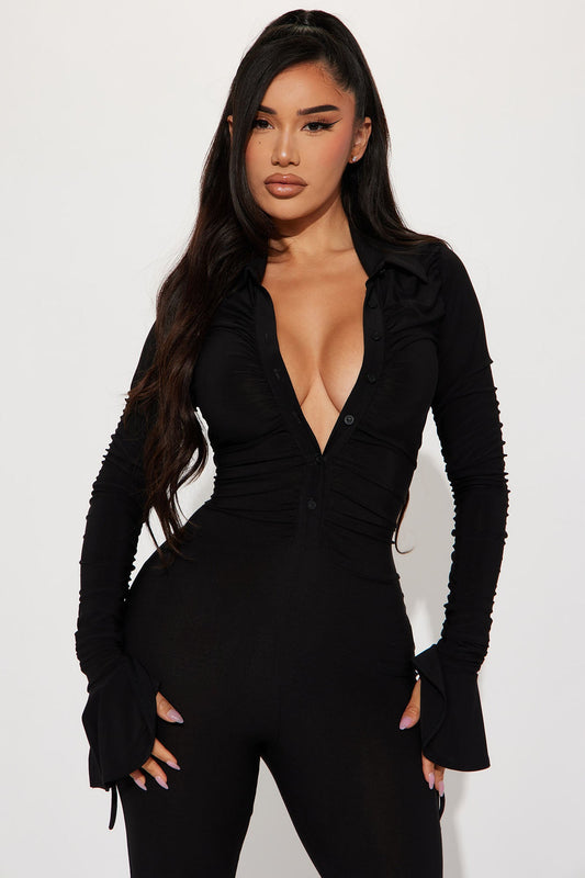 https://cdn.shopify.com/s/files/1/0293/9277/products/01-18-23Studio3_TH_IM_10-06-52_6_HKJ22096_Black_1496_ES.jpg?v=1674498084