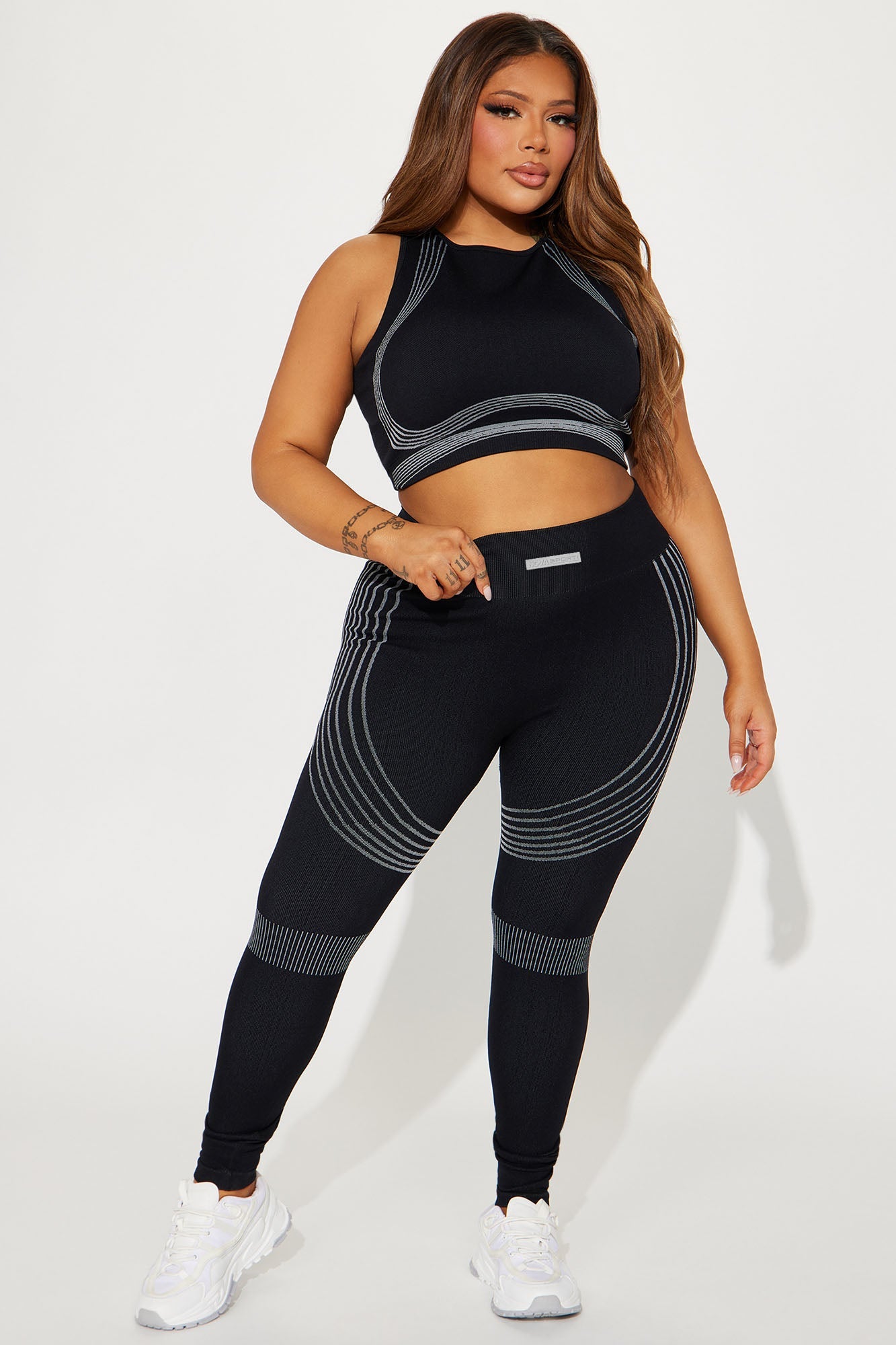 https://cdn.shopify.com/s/files/1/0293/9277/files/01-19-24_S3_62_zdnvsp1034_Black_KS_AC_15-09-58_PLUS_0411_PXF_BH.jpg?v=1719444541