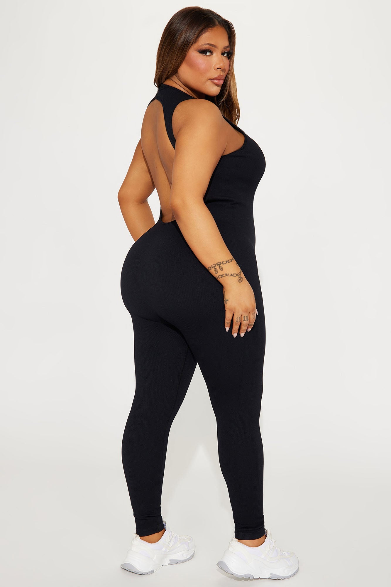 https://cdn.shopify.com/s/files/1/0293/9277/files/01-19-24_S3_66_ZDNSP310002JS_Black_KS_AC_15-13-19_PLUS_0435_PXF_ES_TT.jpg?v=1719442543