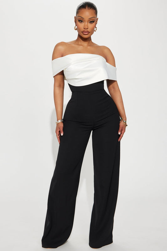 https://cdn.shopify.com/s/files/1/0293/9277/files/01-20-24_S2_6_R1273_BlackWhite_P_KJ_RL_11-51-47_9063_PXF.jpg?v=1706128147