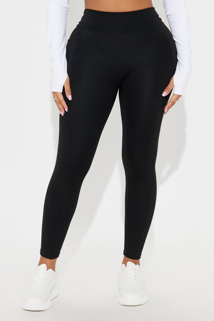 https://cdn.shopify.com/s/files/1/0293/9277/files/01-22-25_S6_19_ZDSTAGEFN07_Black_ZSR_KP_MC_12-36-37_63386_BH.jpg?v=1737742968