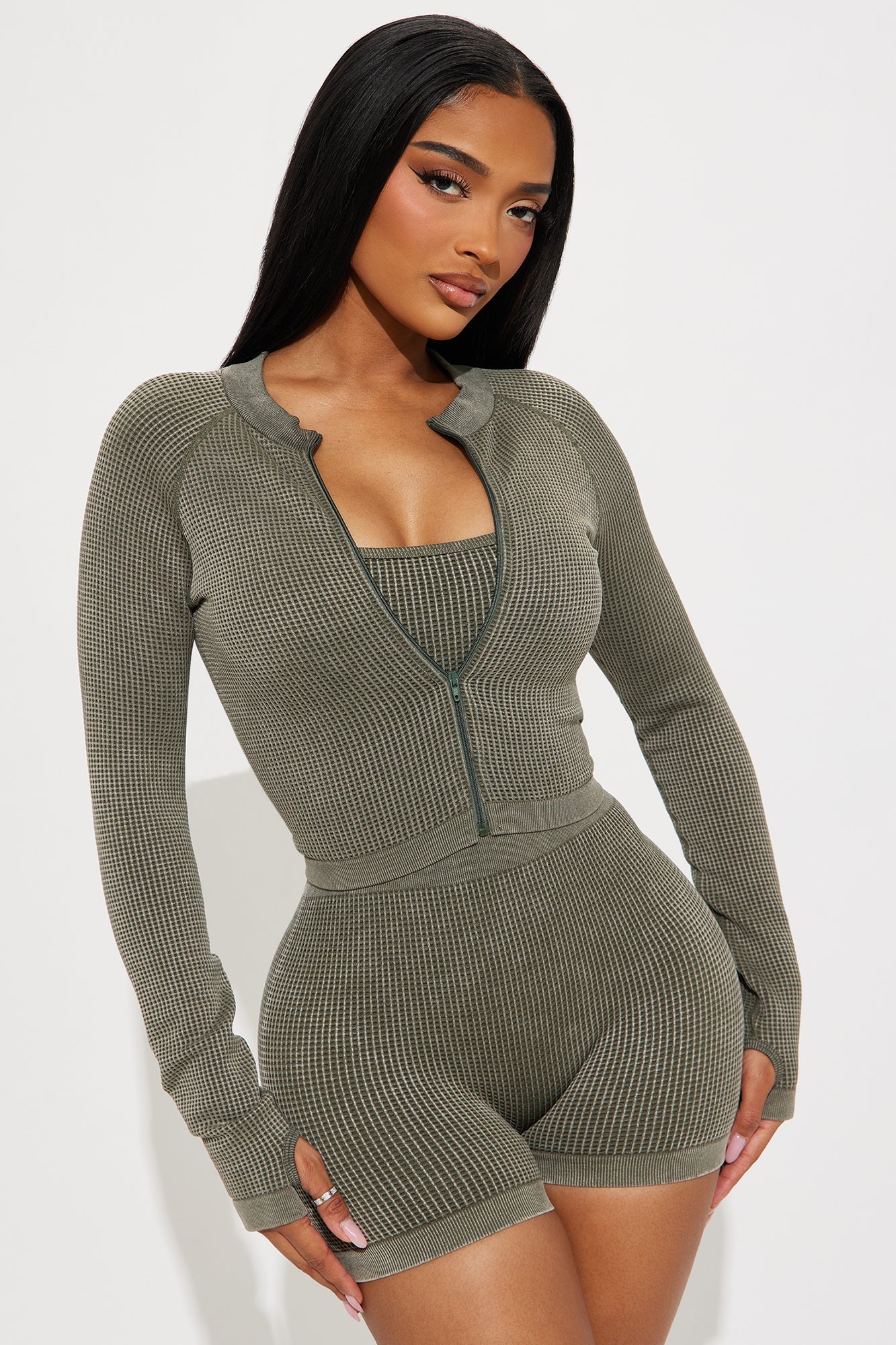 https://cdn.shopify.com/s/files/1/0293/9277/files/01-24-25_S6_18_ZDSPC005CH_Olive_KJ_JR_11-47-14_64033_PXF.jpg?v=1738001768