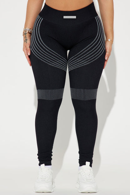 https://cdn.shopify.com/s/files/1/0293/9277/files/01-25-24_S3_4_zdnvsp1034_Black_P_KT_SS_09-51-45_30763_SG_BH.jpg?v=1720024052