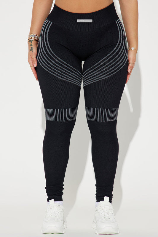 https://cdn.shopify.com/s/files/1/0293/9277/files/01-25-24_S3_4_zdnvsp1034_Black_P_KT_SS_09-51-45_30763_SG_BH.jpg?v=1720024052