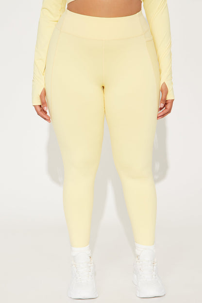 https://cdn.shopify.com/s/files/1/0293/9277/files/02-06-25_S3_19_ZDST002B_ButterYellow_KS_JM_11-38-24_PLUS_50518_PXF.jpg?v=1739401339