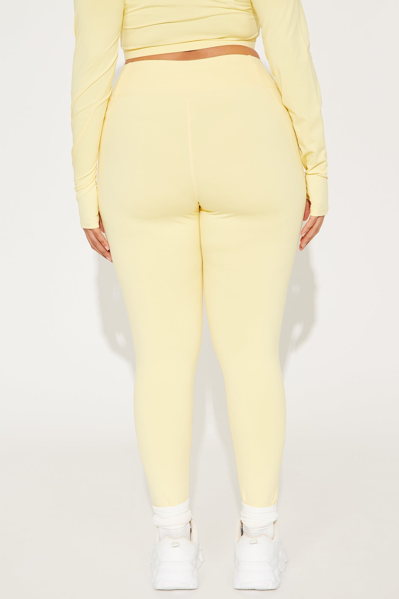 https://cdn.shopify.com/s/files/1/0293/9277/files/02-06-25_S3_19_ZDST002B_ButterYellow_KS_JM_11-38-24_PLUS_50519_PXF.jpg?v=1739401339