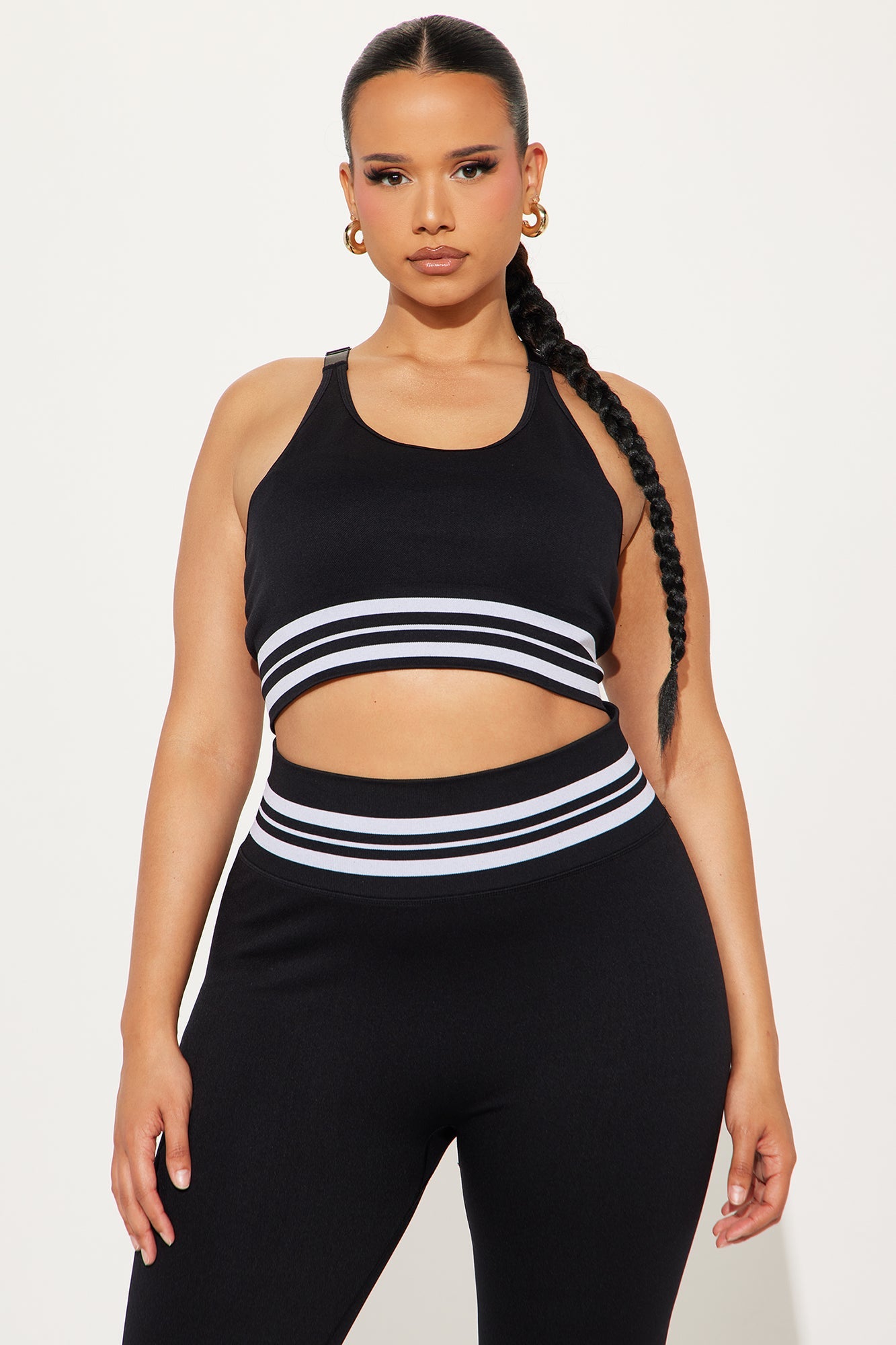 https://cdn.shopify.com/s/files/1/0293/9277/files/02-06-25_S3_21_ZDNVSP1641BRA_Black_KS_JM_11-45-01_PLUS_0895_PXF.jpg?v=1739401865