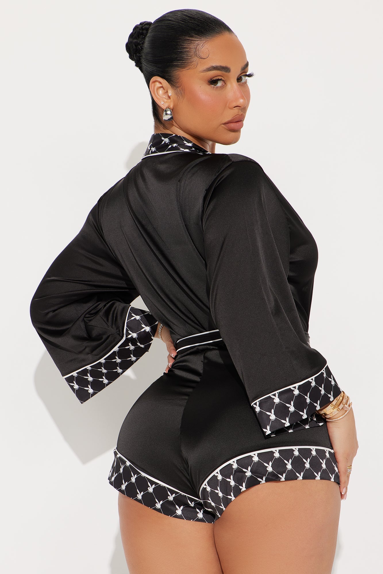 https://cdn.shopify.com/s/files/1/0293/9277/files/02-10-25_S4_20_PBLI151BlkWht_BlackWhite_KS_AP_11-50-17_14090_PXF.jpg?v=1739399853