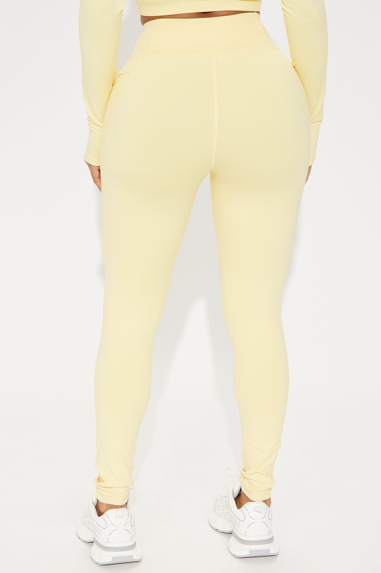 https://cdn.shopify.com/s/files/1/0293/9277/files/02-11-25_S6_28_ZDST002B_ButterYellow_CXB_PC_11-32-27_65675_PXF.jpg?v=1739401339