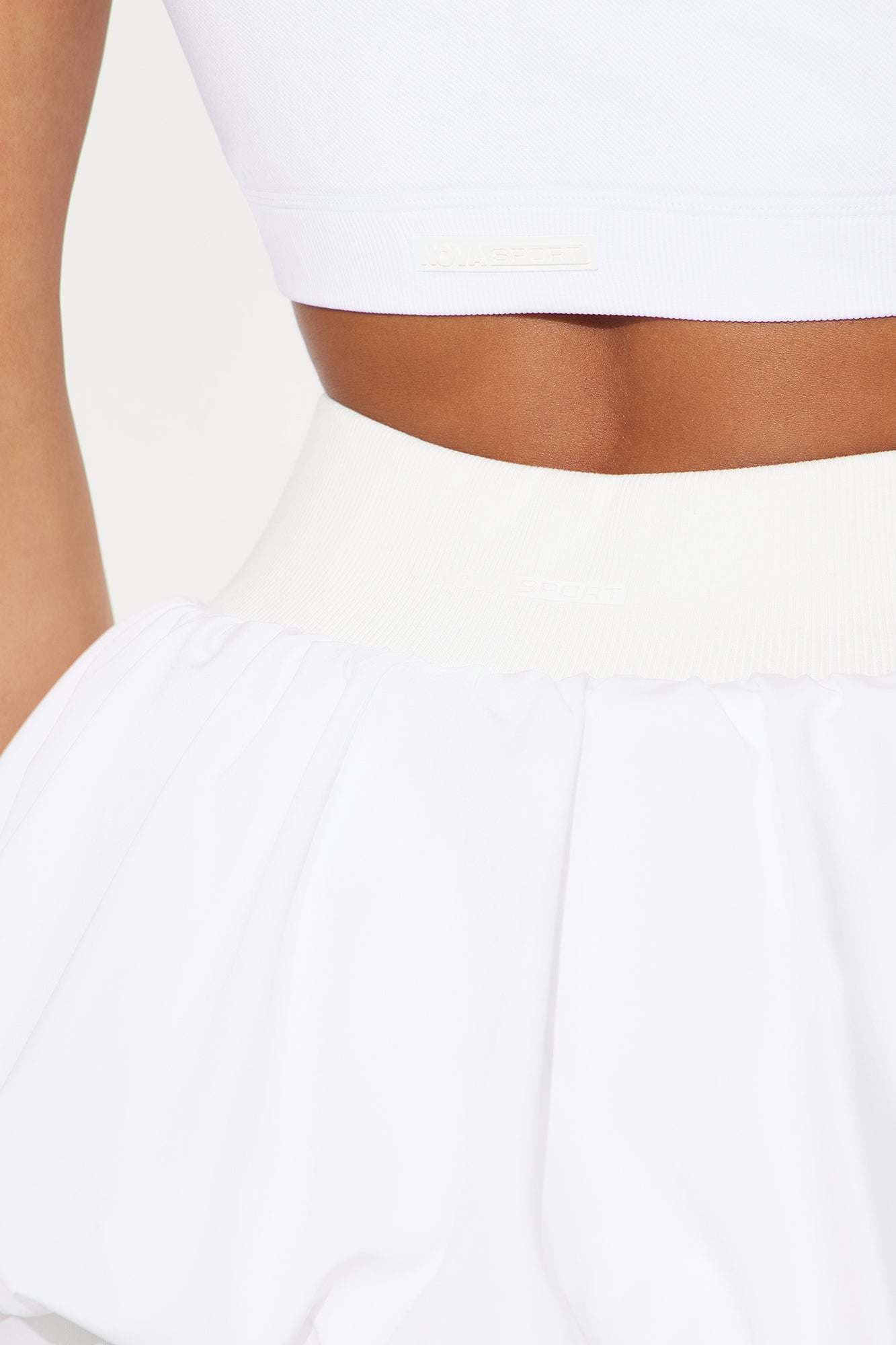 https://cdn.shopify.com/s/files/1/0293/9277/files/02-11-25_S6_57_ZDNVSP1527_White_CXB_PC_13-53-48_65766_PXF.jpg?v=1739403578