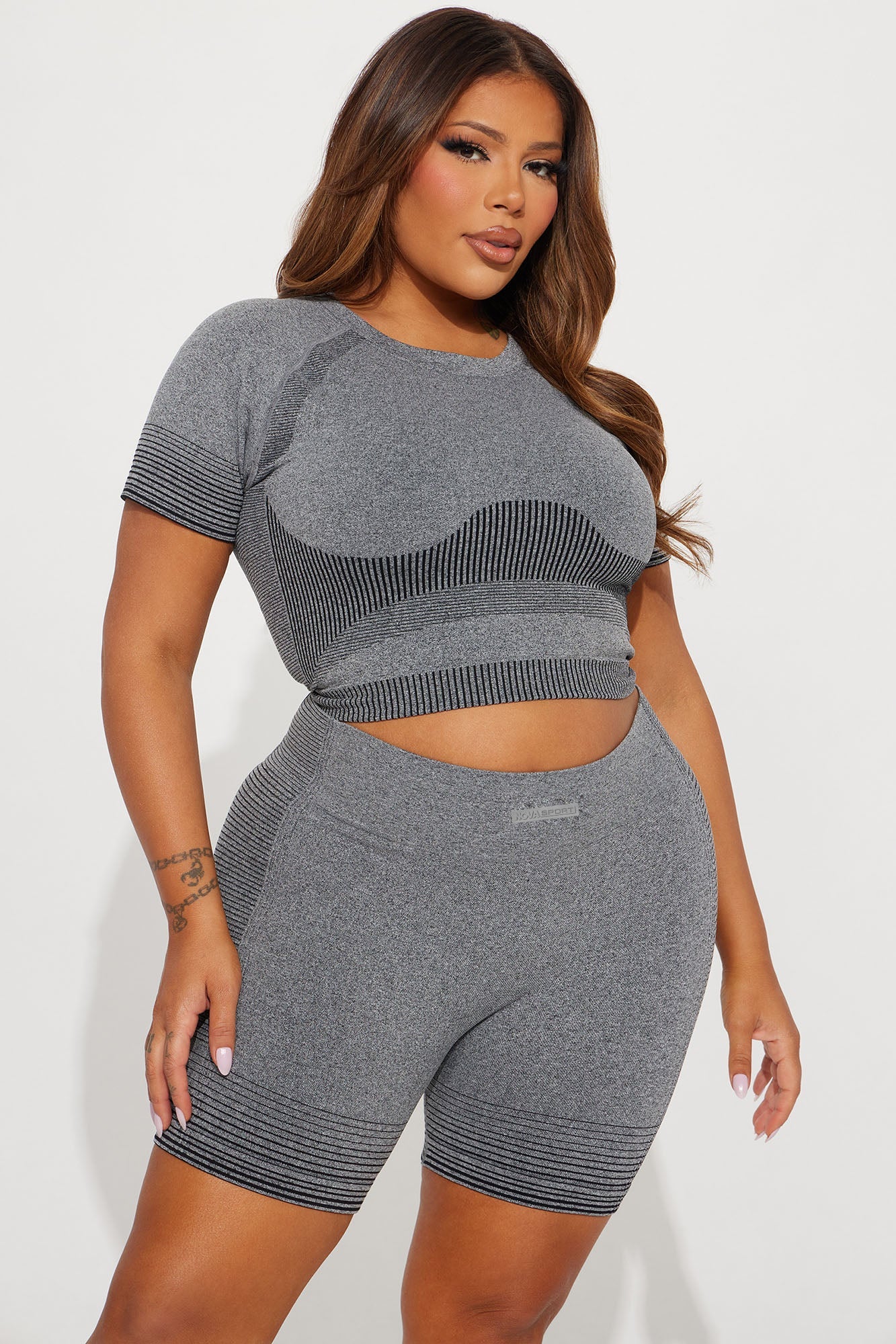https://cdn.shopify.com/s/files/1/0293/9277/files/02-12-24_S5_17_ZDNVSP1088_HeatherGrey_P_MS_IM_11-21-44_PLUS_42153_PXF_EH.jpg?v=1720546406