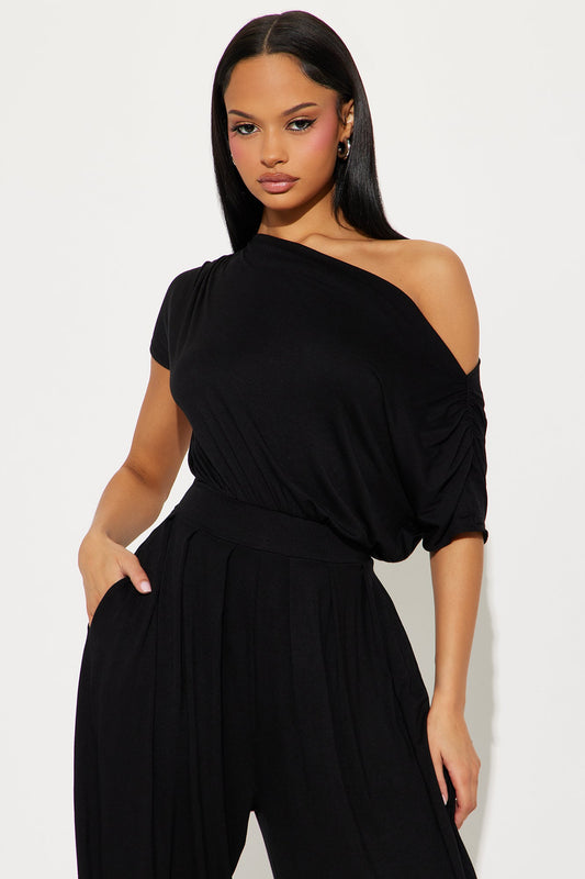 https://cdn.shopify.com/s/files/1/0293/9277/files/02-15-25_S3_33_NAB30859_Black_KS_PC_11-07-31_3931_PXF.jpg?v=1739838925