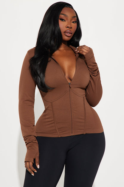 https://cdn.shopify.com/s/files/1/0293/9277/files/02-18-25_S5_27_TP80079_Mocha_KJ_MC_13-00-06_PLUS_1495_PXF.jpg?v=1740610897