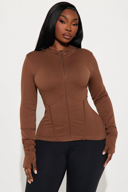 https://cdn.shopify.com/s/files/1/0293/9277/files/02-18-25_S5_27_TP80079_Mocha_KJ_MC_13-00-21_PLUS_1498_PXF.jpg?v=1740610897