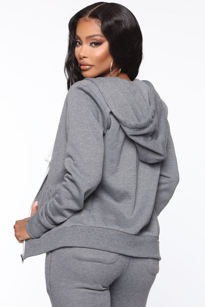 https://cdn.shopify.com/s/files/1/0293/9277/products/02-26-20_Studio_1_JP_OM_11-13-05_5__J415_HeatherGrey_3694_JK.jpg?v=1582838415