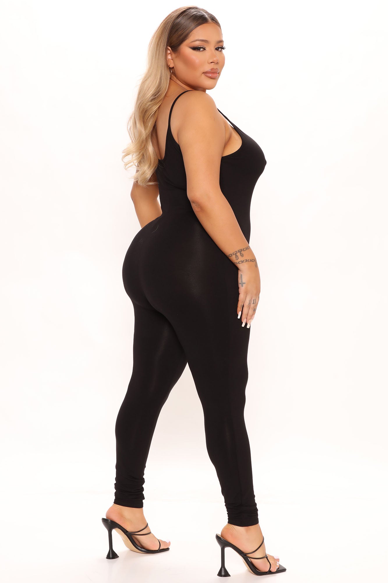 https://cdn.shopify.com/s/files/1/0293/9277/products/02-28-22Studio1_MS_AC_09-20-32_3_KJ5330M_Black_6431_PLUS_KS.jpg?v=1691624022