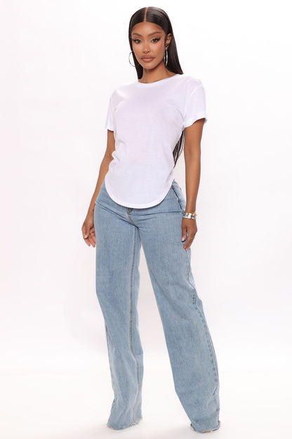 https://cdn.shopify.com/s/files/1/0293/9277/products/03-04-22Studio4_CE_MJ_15-02-57_28_73581_White_5095_SG.jpg?v=1646935521