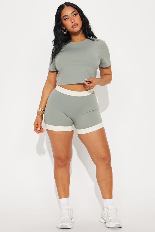 https://cdn.shopify.com/s/files/1/0293/9277/files/03-07-25_S4_26_EGAWPL407LW202_Sage_ZSR_KJ_IM_12-00-36_32683_BH.jpg?v=1741392574