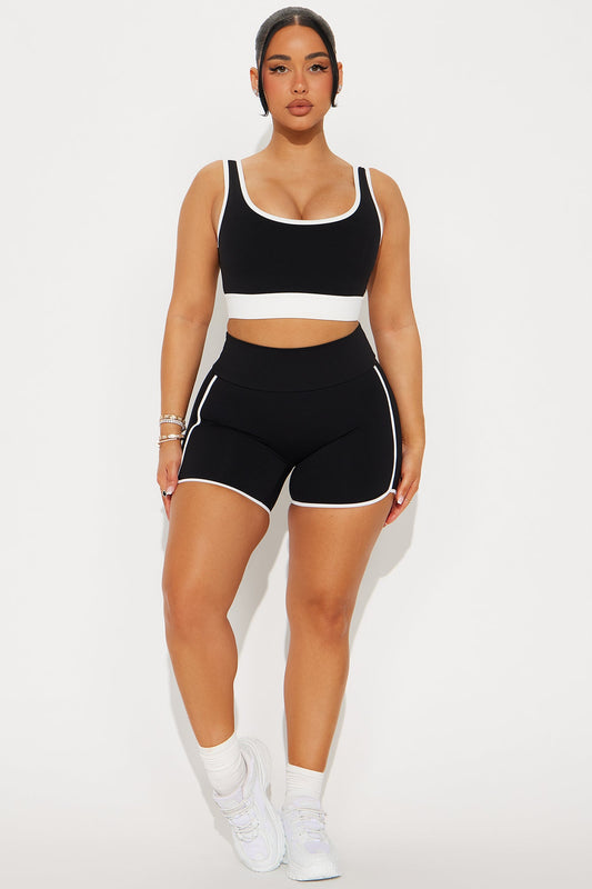 https://cdn.shopify.com/s/files/1/0293/9277/files/03-13-25_S4_42_TP80117_Black_KJ_SS_14-00-28_37429_PXF.jpg?v=1741995334