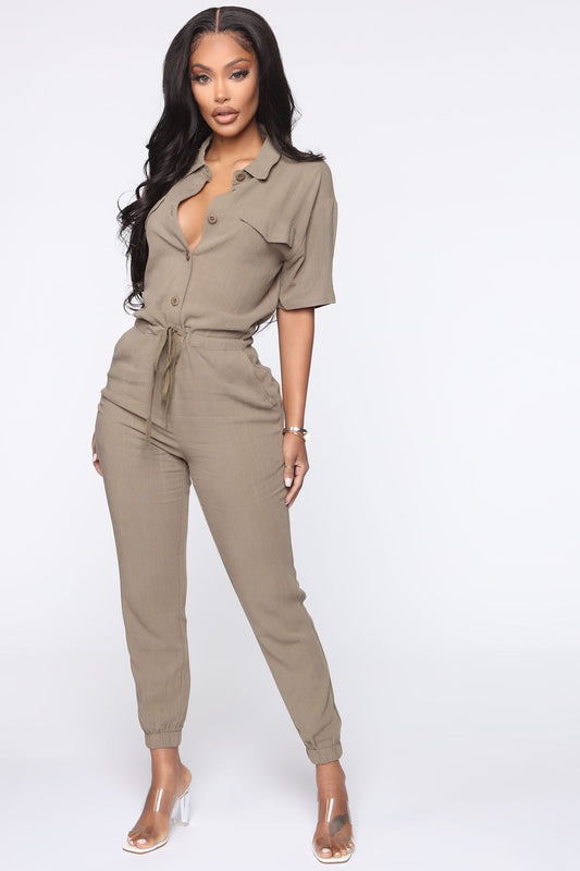 https://cdn.shopify.com/s/files/1/0293/9277/products/03-19-20Studio1_CE_ES_10-24-45_1_FL19G872_Olive_P_3596_EH.jpg?v=1743189516