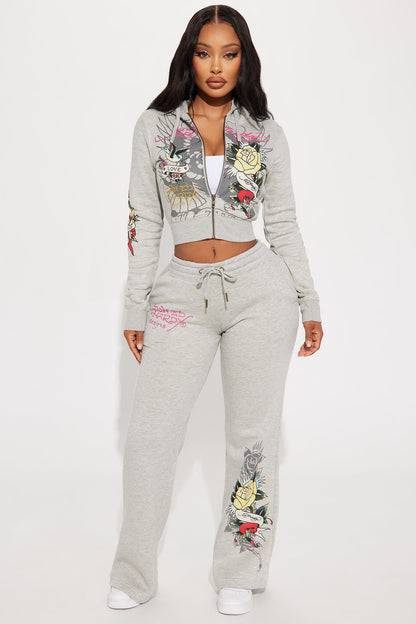 https://cdn.shopify.com/s/files/1/0293/9277/files/03-20-24_S2_44_EHW180022_HeatherGrey_P_KJ_RL_15-33-57_8544_PXF.jpg?v=1711138681