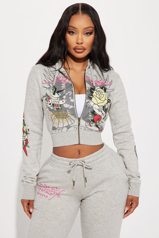https://cdn.shopify.com/s/files/1/0293/9277/files/03-20-24_S2_44_EHW180022_HeatherGrey_P_KJ_RL_15-34-05_8546_PXF_EH.jpg?v=1711138681