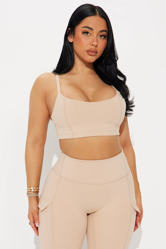 https://cdn.shopify.com/s/files/1/0293/9277/files/03-20-25_S2_47_ZDNVSP1686_Tan_RK_AC_14-50-17_14888_PXF.jpg?v=1742585864