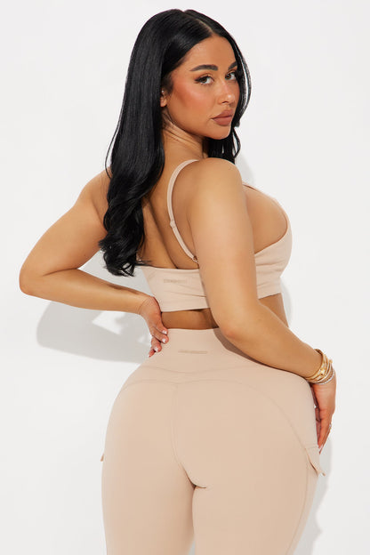 https://cdn.shopify.com/s/files/1/0293/9277/files/03-20-25_S2_47_ZDNVSP1686_Tan_RK_AC_14-51-03_14899_PXF.jpg?v=1742585857