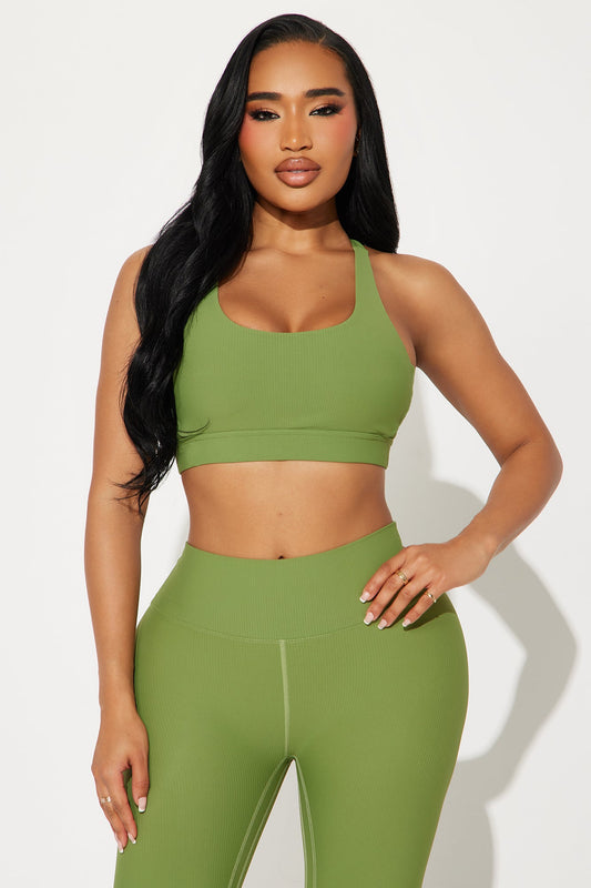 https://cdn.shopify.com/s/files/1/0293/9277/files/03-21-25_S3_67_ZDMK925L35SET_Olive_RA_PC_15-00-46_25524_PXF.jpg?v=1742854549