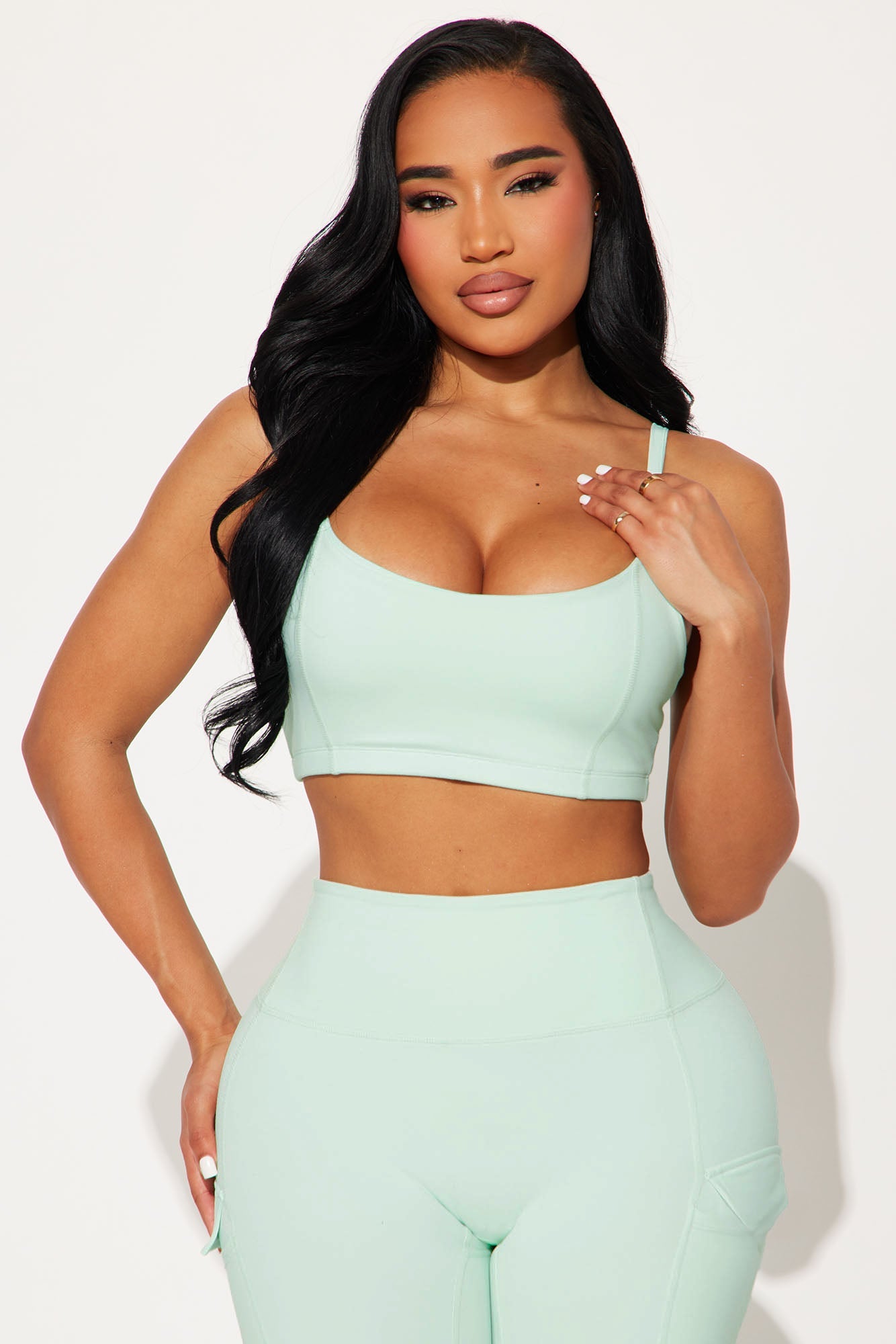 https://cdn.shopify.com/s/files/1/0293/9277/files/03-22-25_S3_68_ZDNVSP1686_Mint_CC_RM_PC_14-12-13_55366_BH_WG.jpg?v=1743015407