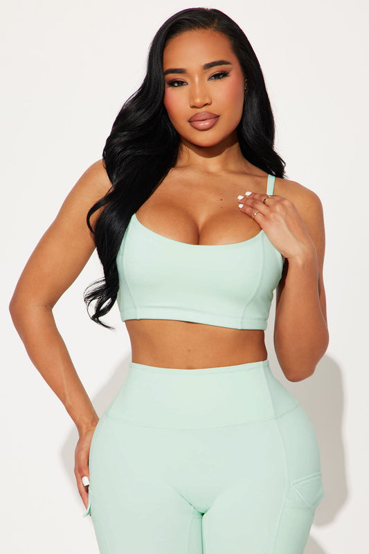 https://cdn.shopify.com/s/files/1/0293/9277/files/03-22-25_S3_68_ZDNVSP1686_Mint_CC_RM_PC_14-12-13_55366_BH_WG.jpg?v=1743015407
