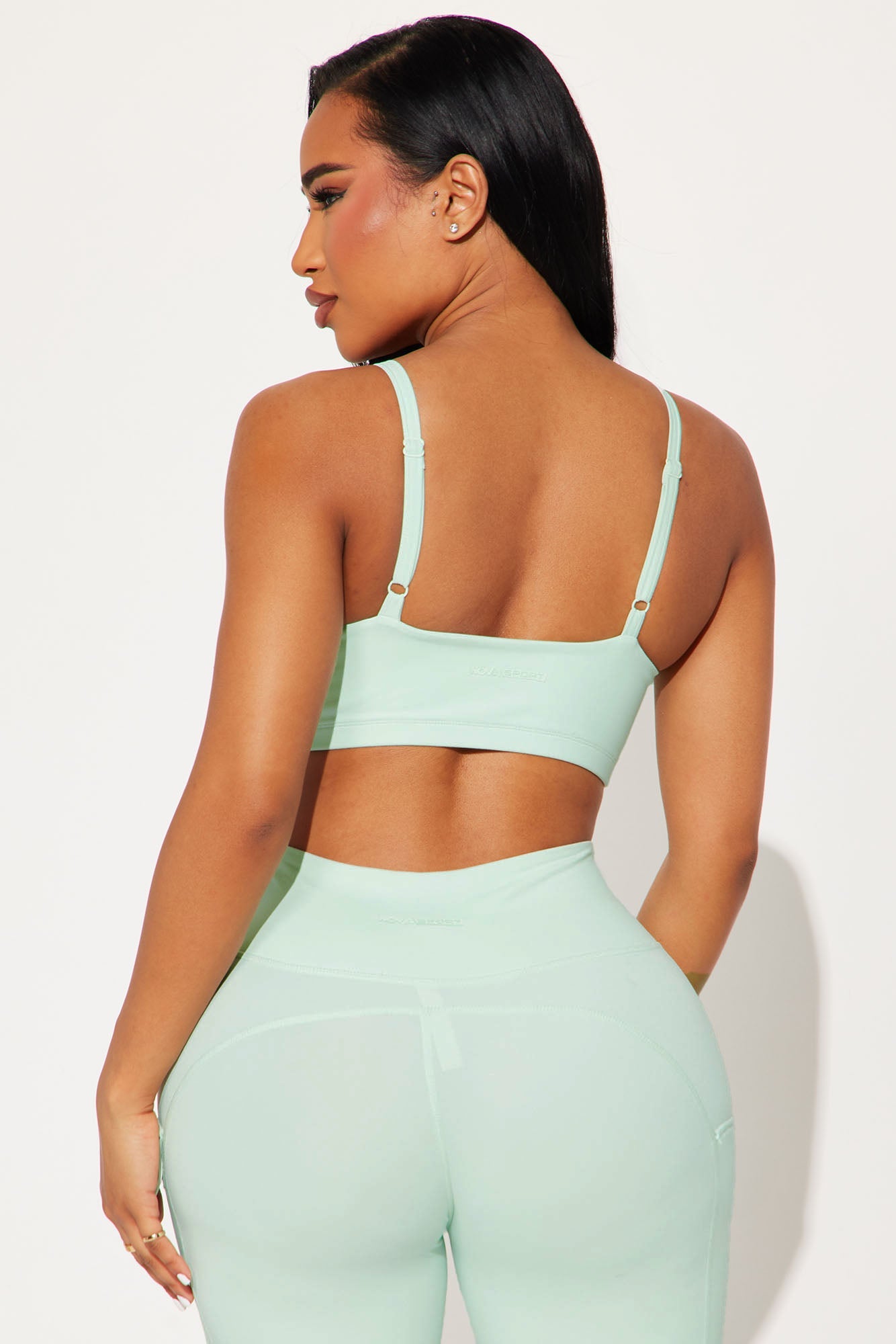 https://cdn.shopify.com/s/files/1/0293/9277/files/03-22-25_S3_68_ZDNVSP1686_Mint_CC_RM_PC_14-12-13_55371_BH_WG.jpg?v=1743015390
