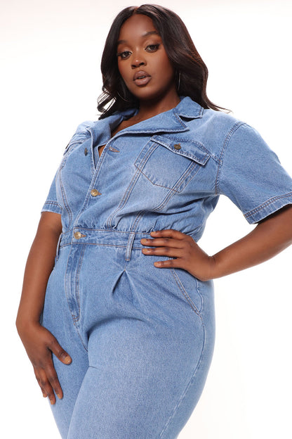 https://cdn.shopify.com/s/files/1/0293/9277/products/03-23-22Studio3_CE_MR_14-27-23_20_TP8591_Denim_4243_PLUS_KL.jpg?v=1648580296