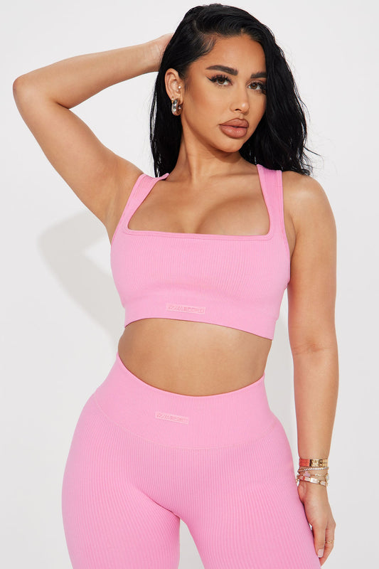 https://cdn.shopify.com/s/files/1/0293/9277/files/03-25-23Studio1_TH_A_09-14-36_1_ZDNSFIGT5_HotPink_22112_CM_SG.jpg?v=1738962028