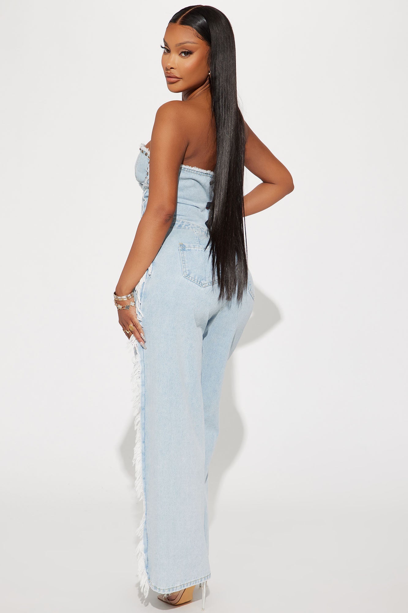 https://cdn.shopify.com/s/files/1/0293/9277/products/03-27-23Studio2_KJ_RL_15-40-57_34_FNJ11920_Denim_11442_JB.jpg?v=1680125684