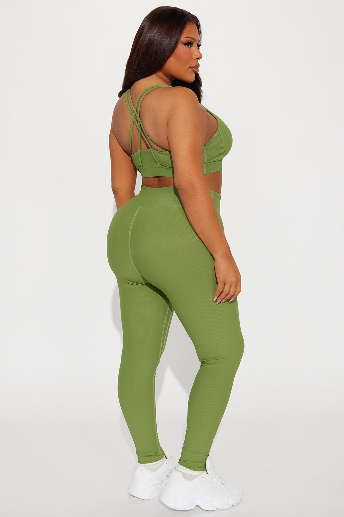 https://cdn.shopify.com/s/files/1/0293/9277/files/03-28-25_S4_1_ZDMK925L35SET_Olive_JG_MC_10-37-00_PLUS_6565_PXF.jpg?v=1743540327