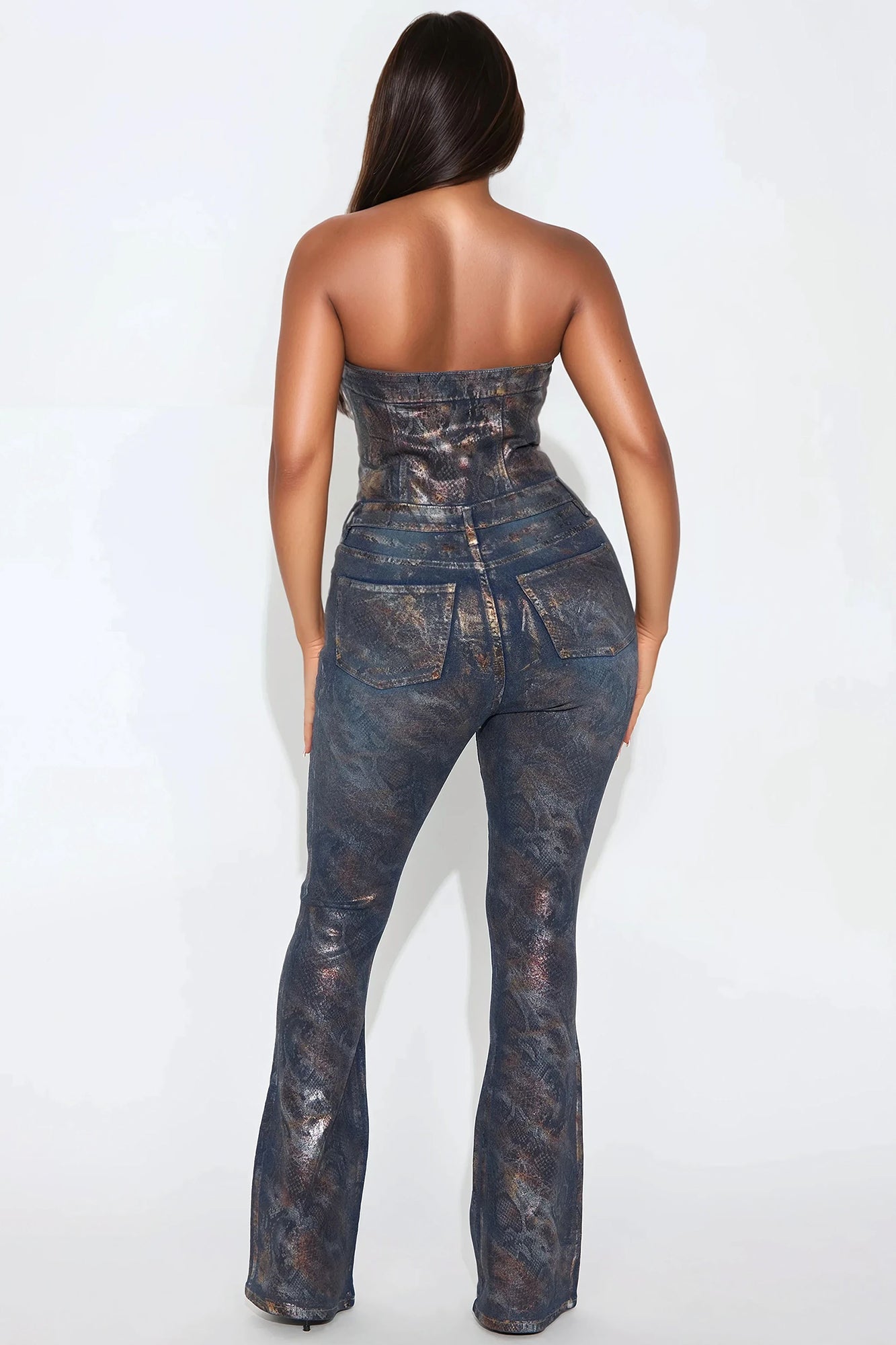 https://cdn.shopify.com/s/files/1/0293/9277/files/03-28-25_S9_52_BFN6648FLYJSTRAPLESS_DarkWash_CR_SS_15-09-52_57687_WG_WG-Amira_PXF.jpg?v=1744053737