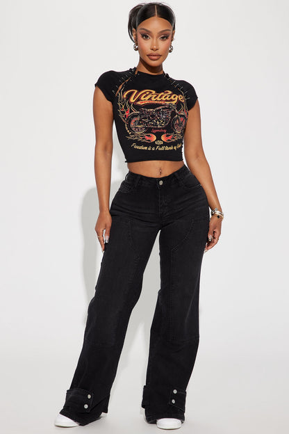 https://cdn.shopify.com/s/files/1/0293/9277/products/03-31-23Studio2_CE_RL_13-45-16_10_T295021_Black_12345_JB.jpg?v=1680561421