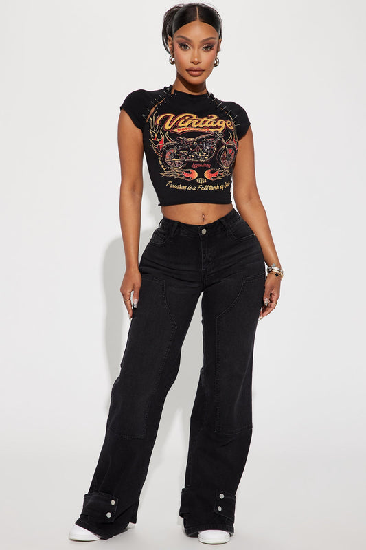 https://cdn.shopify.com/s/files/1/0293/9277/products/03-31-23Studio2_CE_RL_13-45-16_10_T295021_Black_12345_JB.jpg?v=1680561421