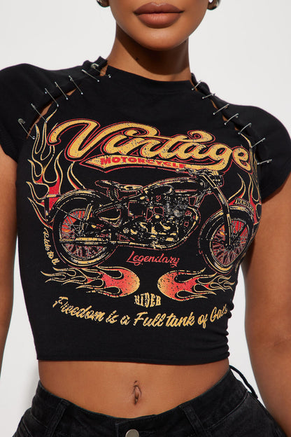 https://cdn.shopify.com/s/files/1/0293/9277/products/03-31-23Studio2_CE_RL_13-45-27_10_T295021_Black_12350_JB.jpg?v=1680561420