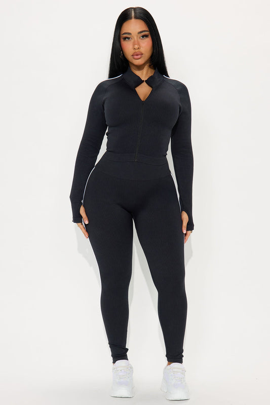 https://cdn.shopify.com/s/files/1/0293/9277/files/04-01-25_S1_34_ZDNVSP1300J_Black_ZSR_TK_JS_13-23-03_7571_BH.jpg?v=1743630926